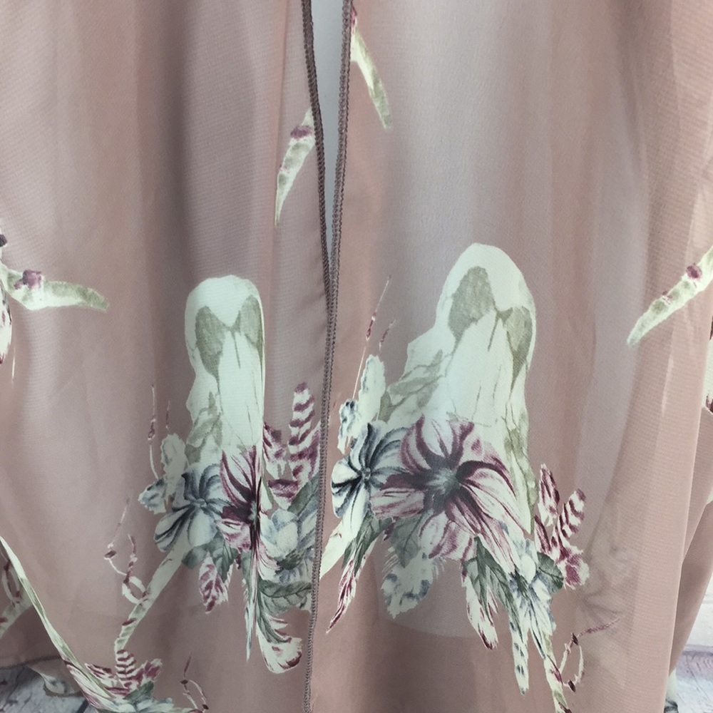 Lovely Kimono Floral Design Light Weigh Size Small - Picture 4 of 8